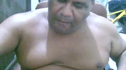 Snapshot of ulmo_br chatting on February 3, 10:37 pm ulmo_br online show from February 3, 10:37 pm