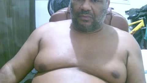 Snapshot of ulmo_br chatting on February 17, 11:11 pm ulmo_br online show from February 17, 11:11 pm