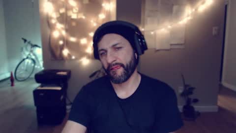 Snapshot of ultratoaster chatting on December 10, 4:24 am ultratoaster online show from December 10, 4:24 am