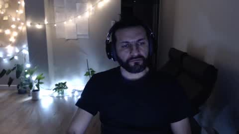 Snapshot of ultratoaster chatting on December 21, 12:09 am ultratoaster online show from December 21, 12:09 am