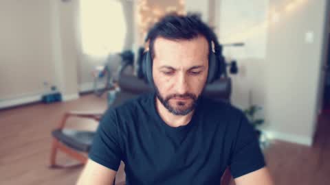 Snapshot of ultratoaster chatting on January 30, 9:36 pm ultratoaster online show from January 30, 9:36 pm