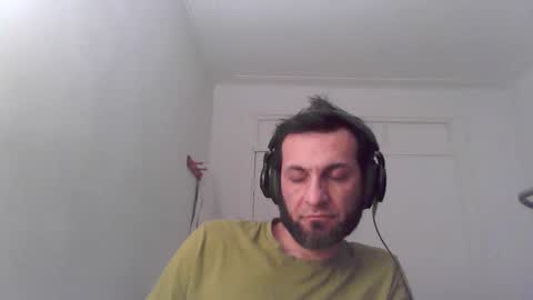 Snapshot of ultratoaster chatting on December 17, 5:57 am ultratoaster online show from December 17, 5:57 am