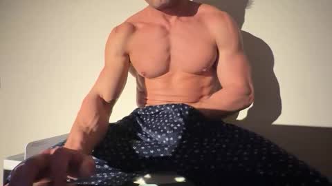 Snapshot of um_cammusc chatting on February 3, 9:31 pm Um CM online show from February 3, 9:31 pm