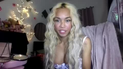 Snapshot of umdonut chatting on December 21, 5:14 am umdonut online show from December 21, 5:14 am