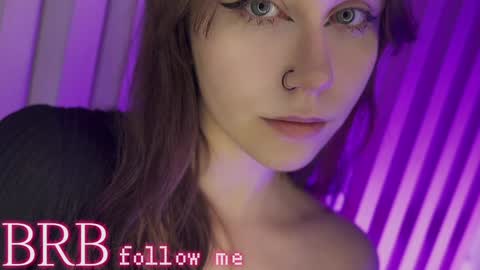 Una  online show from January 26, 1:15 pm