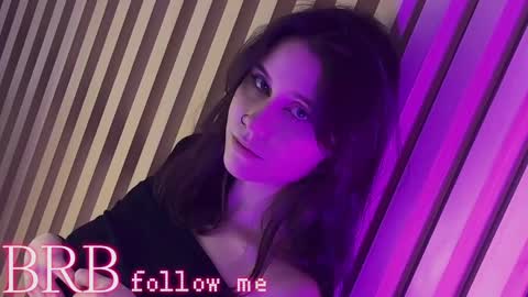 Una  online show from February 17, 2:26 pm