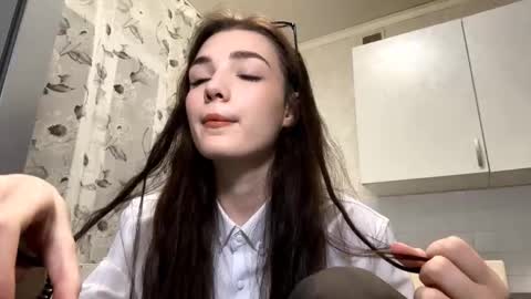 Isobelle lisi online show from December 18, 1:17 pm