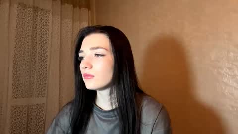 Isobelle lisi online show from February 5, 1:05 pm