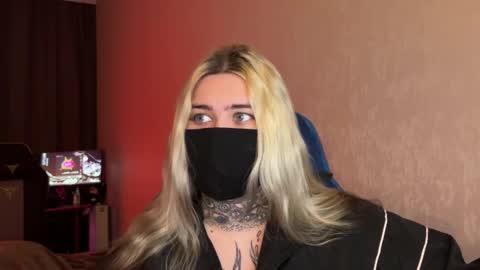 Snapshot of unaxyling chatting on March 9, 12:03 am unaxyling online show from March 9, 12:03 am