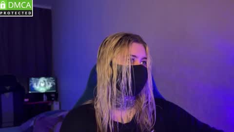 Snapshot of unaxyling chatting on March 22, 9:13 am unaxyling online show from March 22, 9:13 am