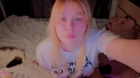 unburntkatniss online show from May 4, 5:31 pm