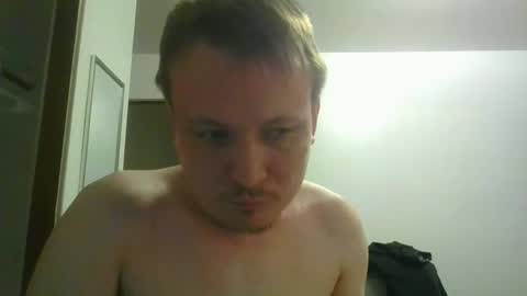 Snapshot of uncut929 chatting on November 28, 1:30 am uncut929 online show from November 28, 1:30 am