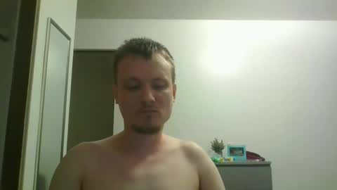 Snapshot of uncut929 chatting on March 26, 2:39 am uncut929 online show from March 26, 2:39 am