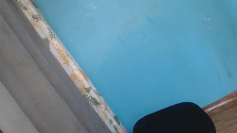 Snapshot of uncut_queen chatting on September 28, 12:27 am LOVELY JANE online show from September 28, 12:27 am