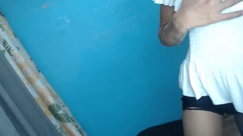 Snapshot of uncut_queen chatting on October 7, 3:36 am LOVELY JANE online show from October 7, 3:36 am