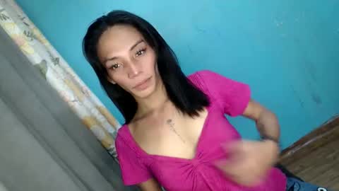 Snapshot of uncut_queen chatting on October 23, 2:55 am LOVELY JANE online show from October 23, 2:55 am