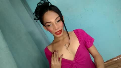 Snapshot of uncut_queen chatting on November 18, 1:11 am LOVELY JANE online show from November 18, 1:11 am