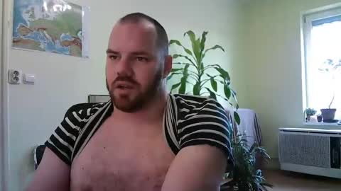 Uncut Strong online show from February 1, 9:43 am