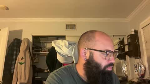 uncutbeard129840 online show from February 17, 1:07 pm