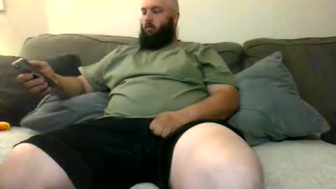 Snapshot of uncutbluecollarcock chatting on March 31, 10:15 am Uncut Rod online show from March 31, 10:15 am