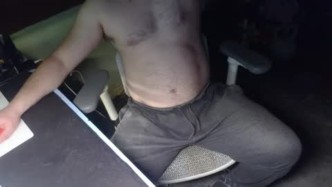 Snapshot of under_the_desk40 chatting on April 10, 8:46 pm Under the desk online show from April 10, 8:46 pm