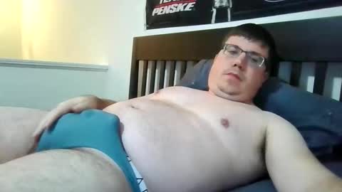 Snapshot of underwearguymn chatting on December 18, 8:59 pm underwearguymn online show from December 18, 8:59 pm