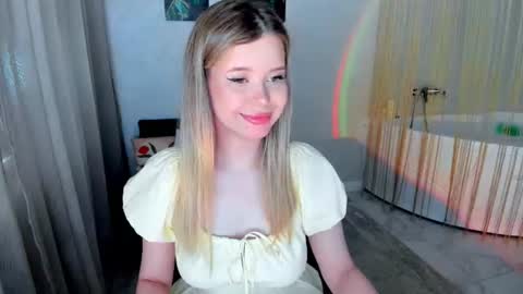 Snapshot of unforgettablalice chatting on June 13, 3:48 am Alice online show from June 13, 3:48 am