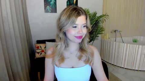 Snapshot of unforgettablalice chatting on June 14, 7:49 pm Alice online show from June 14, 7:49 pm