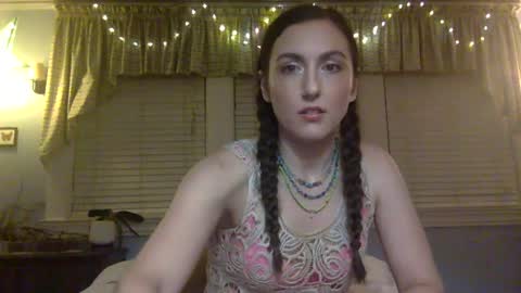Snapshot of unicornfairy55 chatting on September 21, 1:40 am Lola Moonstone online show from September 21, 1:40 am