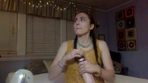 Snapshot of unicornfairy55 chatting on September 27, 3:33 am Lola Moonstone online show from September 27, 3:33 am