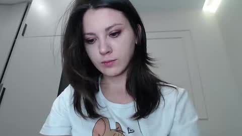 uninvited_raccoon online show from October 11, 12:10 am