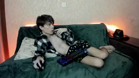 Alex online show from May 5, 9:17 am