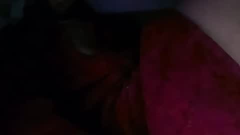 Snapshot of universalstudihoes chatting on January 10, 10:17 am universalstudihoes online show from January 10, 10:17 am