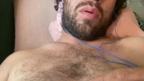 Snapshot of universalstudihoes chatting on November 5, 10:32 pm universalstudihoes online show from November 5, 10:32 pm