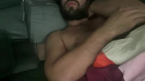 Snapshot of universalstudihoes chatting on November 21, 12:15 pm universalstudihoes online show from November 21, 12:15 pm