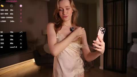 Snapshot of unnabella chatting on May 5, 7:11 pm UnnaBella online show from May 5, 7:11 pm