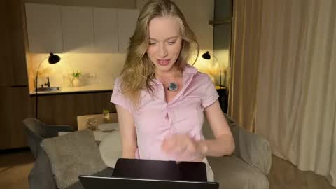 Snapshot of unnabella chatting on May 26, 7:32 pm UnnaBella online show from May 26, 7:32 pm