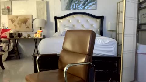 Snapshot of unverifiedbwc chatting on February 9, 11:47 am Stepbro online show from February 9, 11:47 am