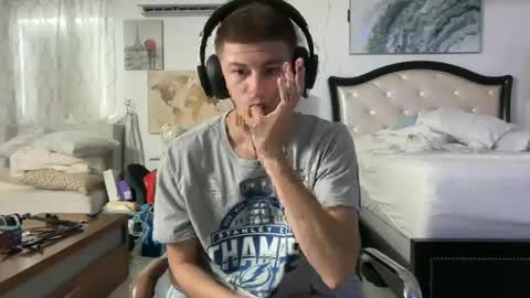 Snapshot of unverifiedbwc chatting on February 17, 4:26 pm Stepbro online show from February 17, 4:26 pm