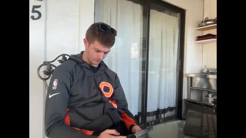 Snapshot of unverifiedbwc chatting on March 3, 2:15 pm Stepbro online show from March 3, 2:15 pm