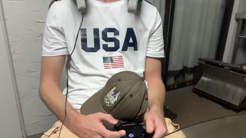 Snapshot of unverifiedbwc chatting on March 4, 11:43 pm Stepbro online show from March 4, 11:43 pm