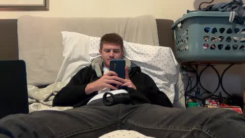 Snapshot of unverifiedbwc chatting on March 8, 1:36 pm Stepbro online show from March 8, 1:36 pm