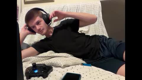 Snapshot of unverifiedbwc chatting on March 9, 10:08 pm Stepbro online show from March 9, 10:08 pm