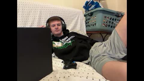 Snapshot of unverifiedbwc chatting on March 12, 6:18 am Stepbro online show from March 12, 6:18 am