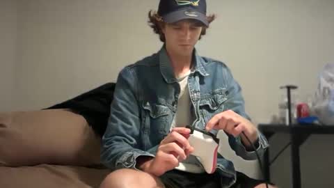 Snapshot of unverifiedbwc chatting on September 17, 7:32 am Stepbro online show from September 17, 7:32 am