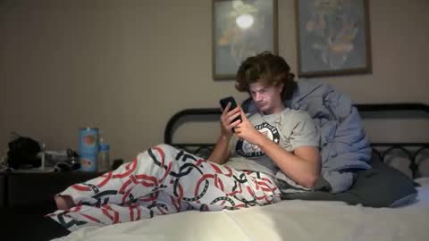 Snapshot of unverifiedbwc chatting on October 19, 12:28 pm Stepbro online show from October 19, 12:28 pm