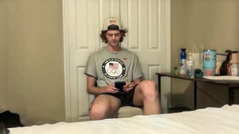 Snapshot of unverifiedbwc chatting on October 28, 12:30 pm Stepbro online show from October 28, 12:30 pm