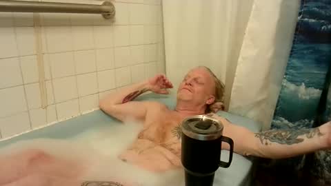 Snapshot of unwanted_boner chatting on April 5, 10:23 am unwanted_boner online show from April 5, 10:23 am