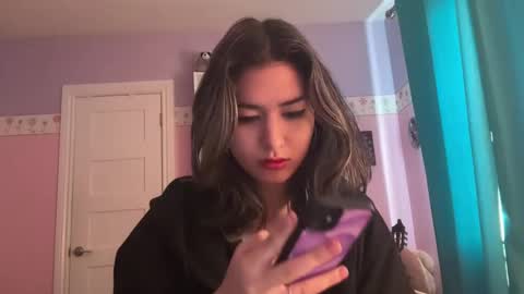 Snapshot of upaydahlia chatting on March 11, 9:26 pm findom goddess dahlia online show from March 11, 9:26 pm