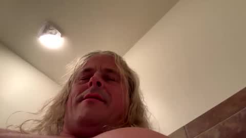 Snapshot of uptimeb4downtime chatting on September 26, 1:20 am Just 4 Fun online show from September 26, 1:20 am